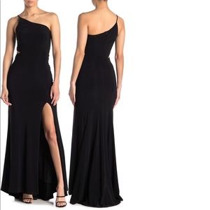 One shoulder dress